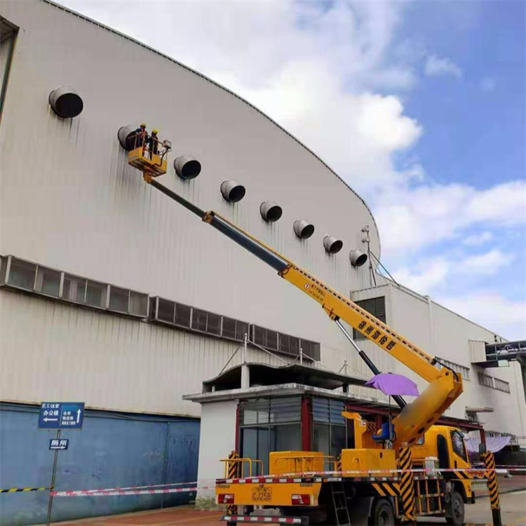 安陆高空作业车出租服务：专业广告牌安装解决方案