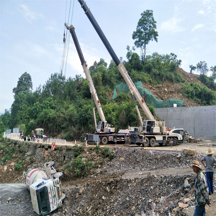 安陆汽车掉沟里叫吊车救援要多少钱