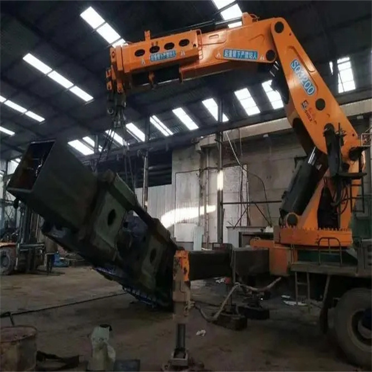 安陆130吨折臂吊车出租吊机租赁附近电话